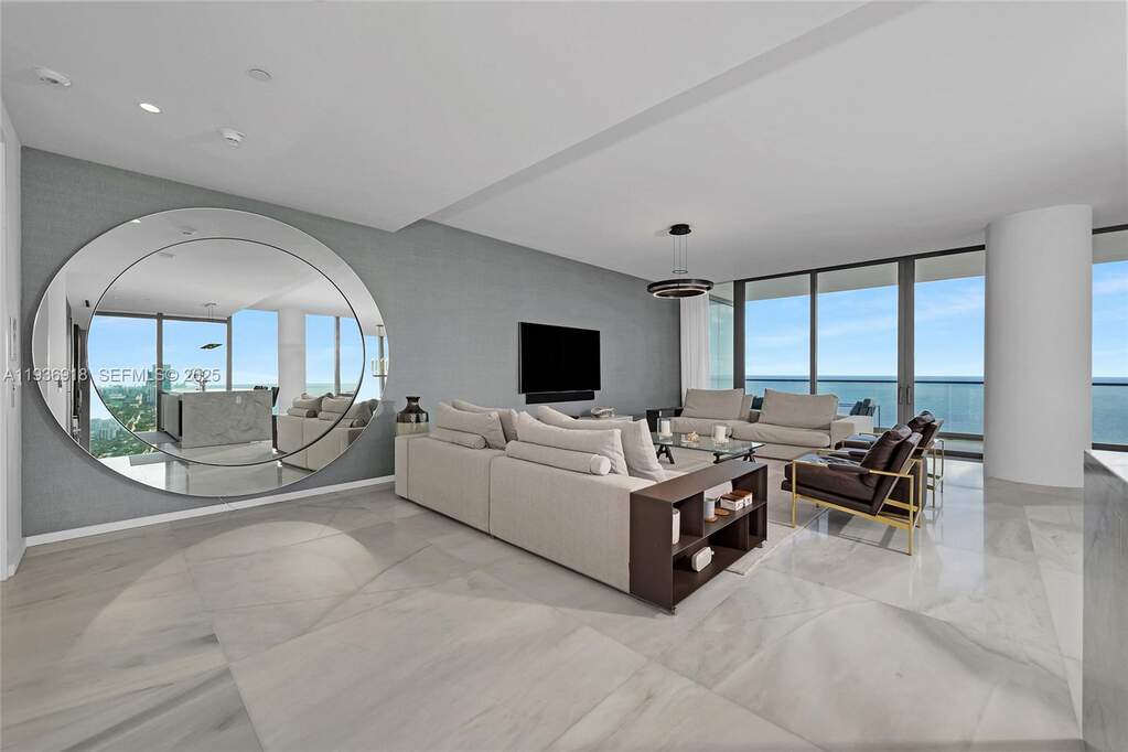 3 Bedroom Apartment/Flat's Image 3