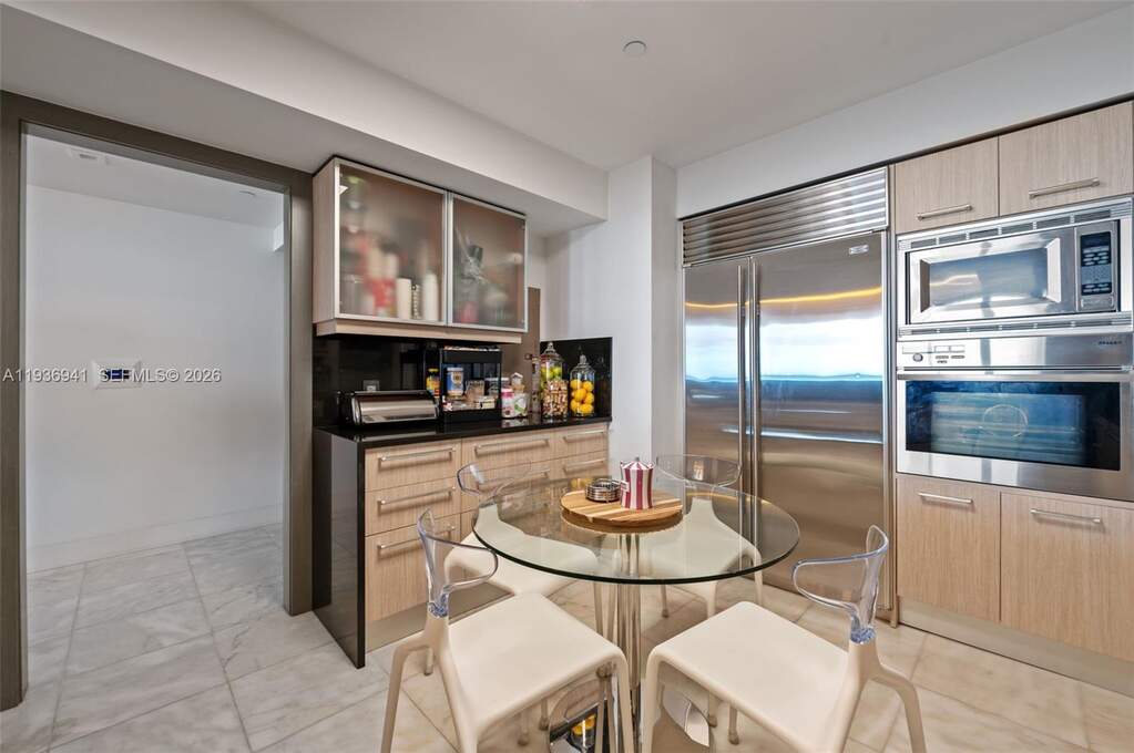 3 Bedroom Apartment/Flat's Image 3