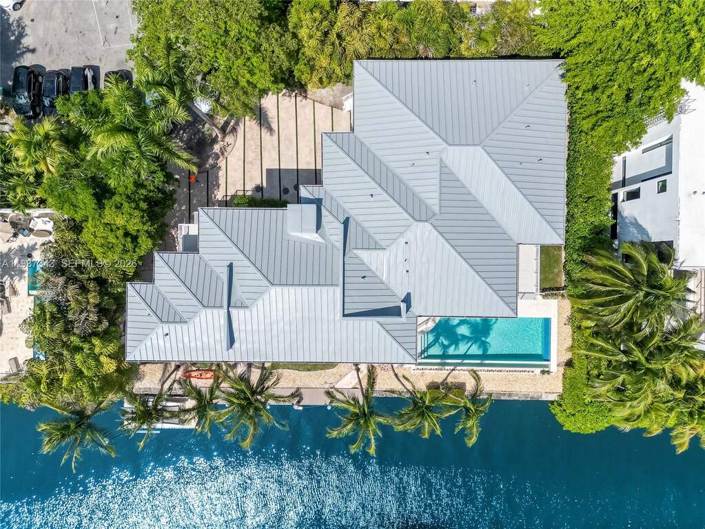 6 Bedroom Single Family Home/House's Image 39