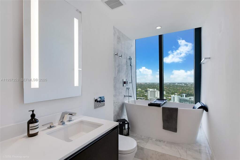2 Bedroom Apartment/Flat's Image 8