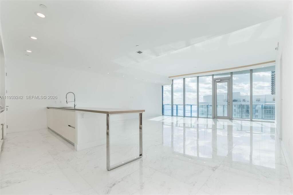 2 Bedroom Apartment/Flat's Image 8