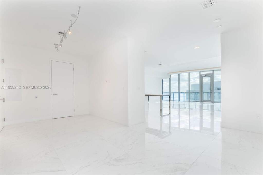 2 Bedroom Apartment/Flat's Image 6