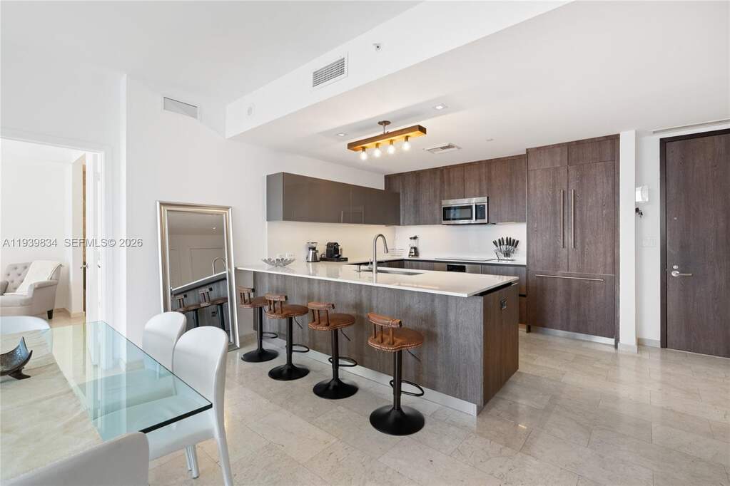 2 Bedroom Apartment/Flat's Image 3