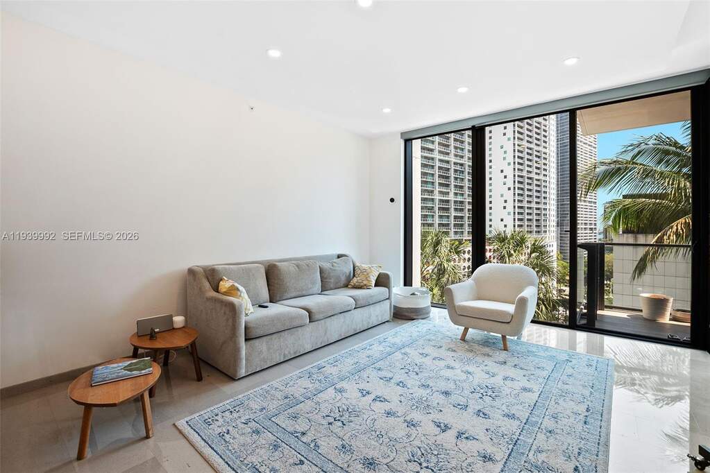 3 Bedroom Apartment/Flat's Image 3