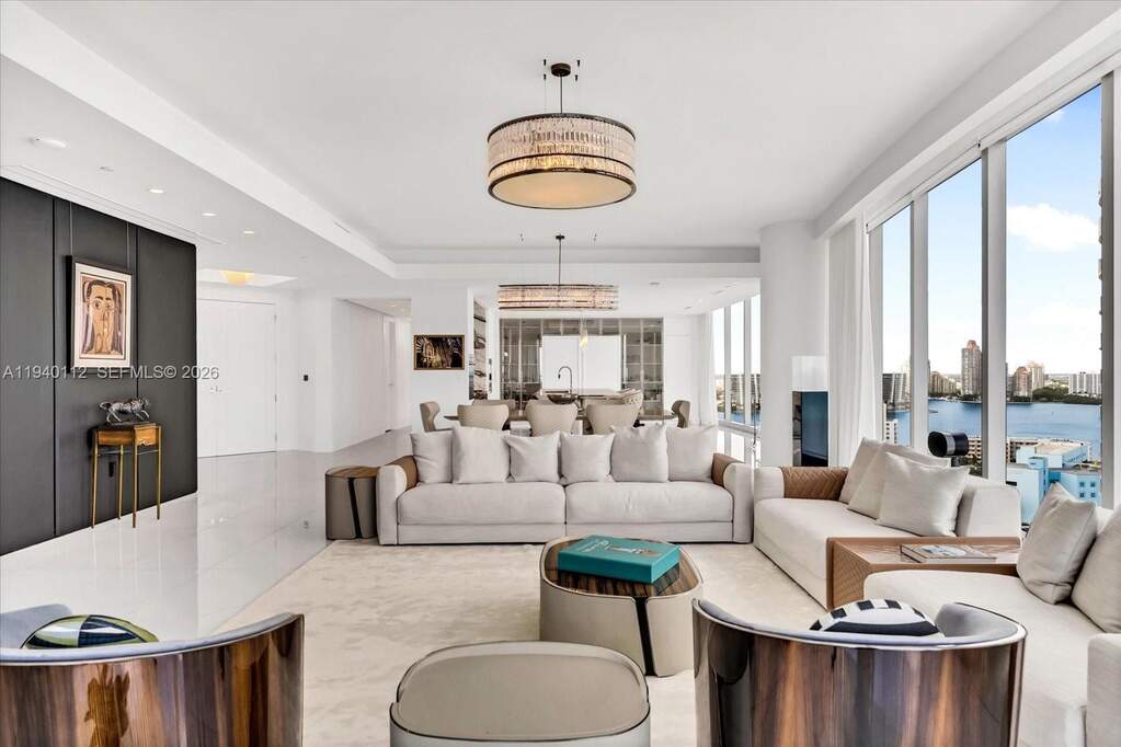 4 Bedroom Apartment/Flat's Image 3