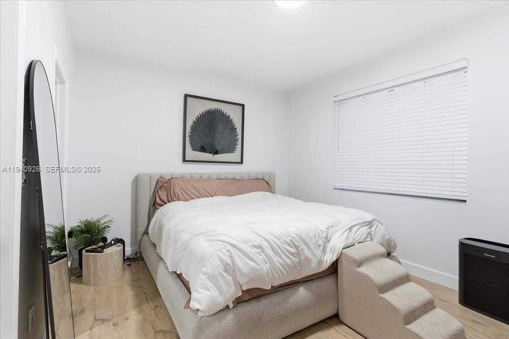 8 Bedroom Multi Unit's Image 8