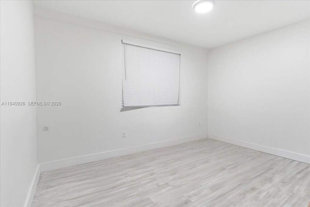 8 Bedroom Multi Unit's Image 16