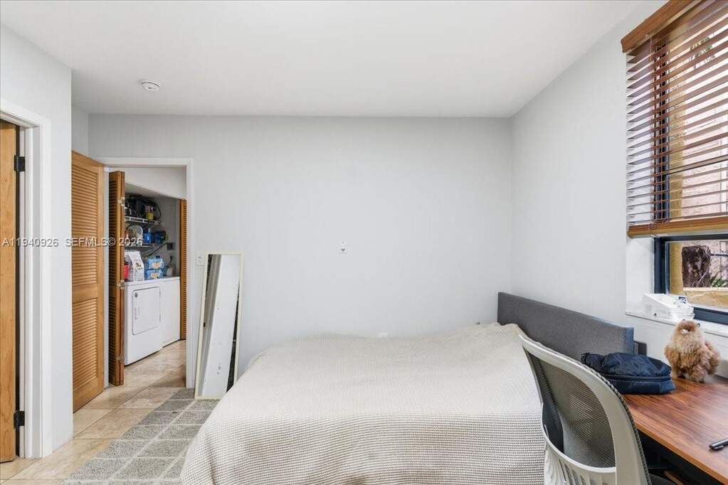 8 Bedroom Multi Unit's Image 18