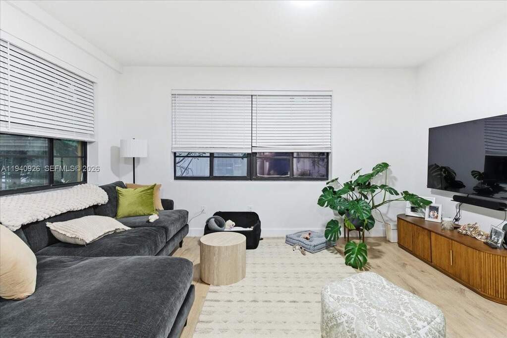 8 Bedroom Multi Unit's Image 5