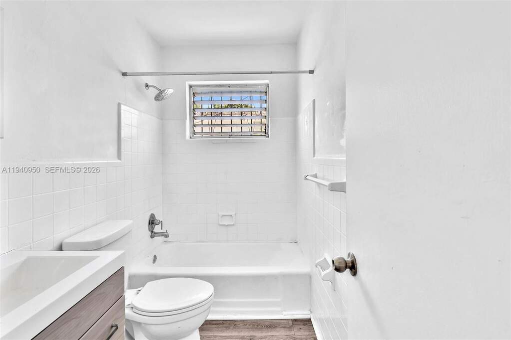 4 Bedroom Multi Unit's Image 12