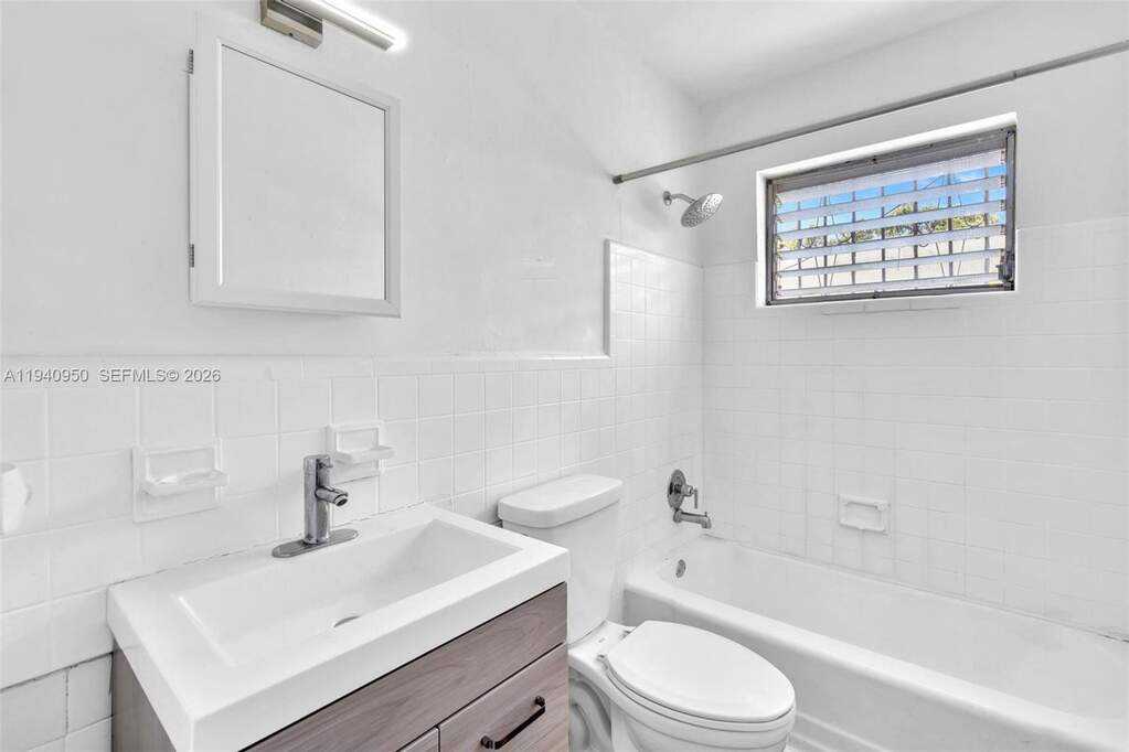 4 Bedroom Multi Unit's Image 13