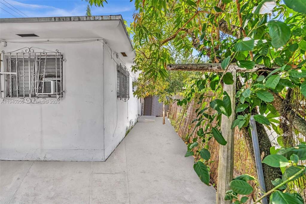 4 Bedroom Multi Unit's Image 15