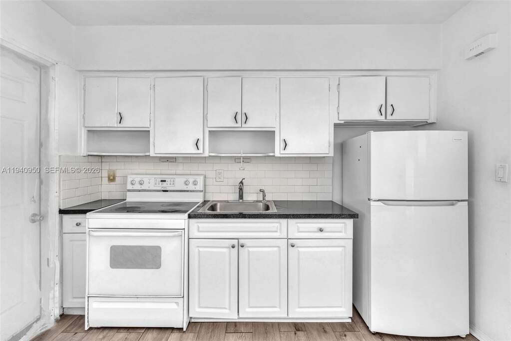 4 Bedroom Multi Unit's Image 6