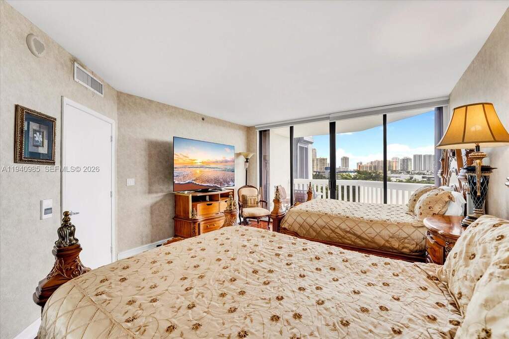 3 Bedroom Apartment/Flat's Image 7