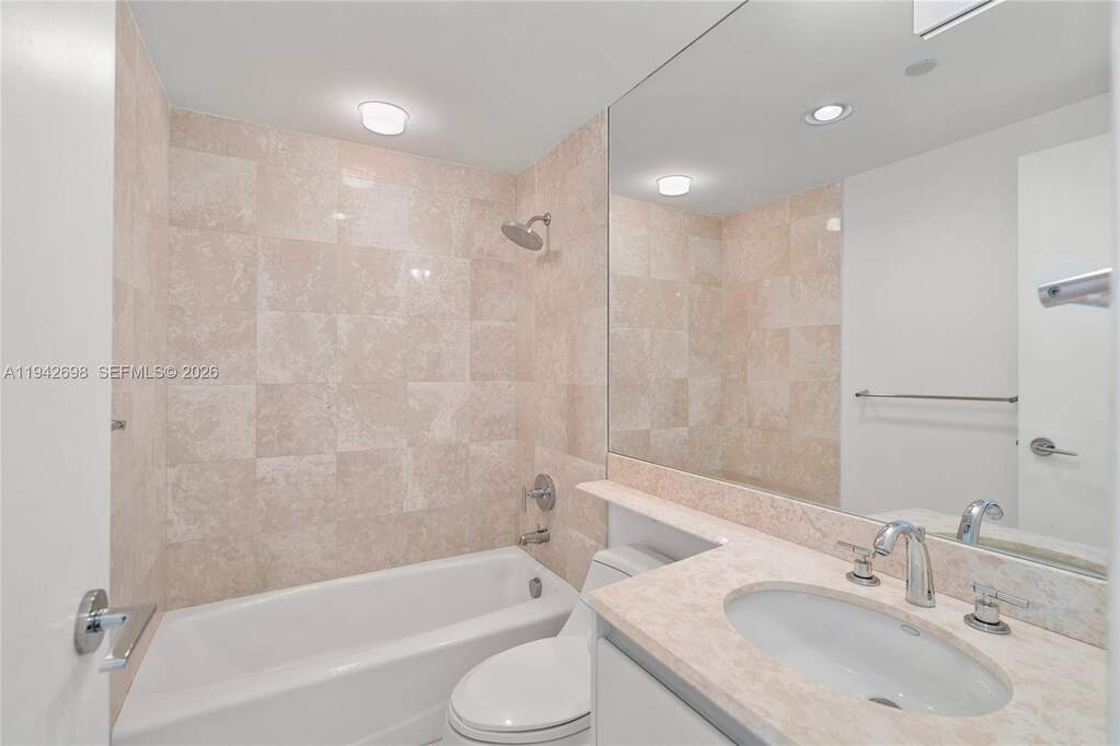 3 Bedroom Apartment/Flat's Image 54