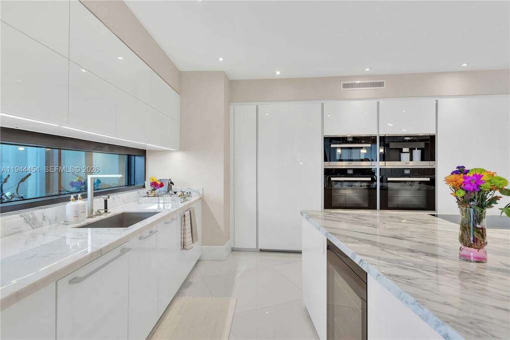 4 Bedroom Apartment/Flat's Image 11