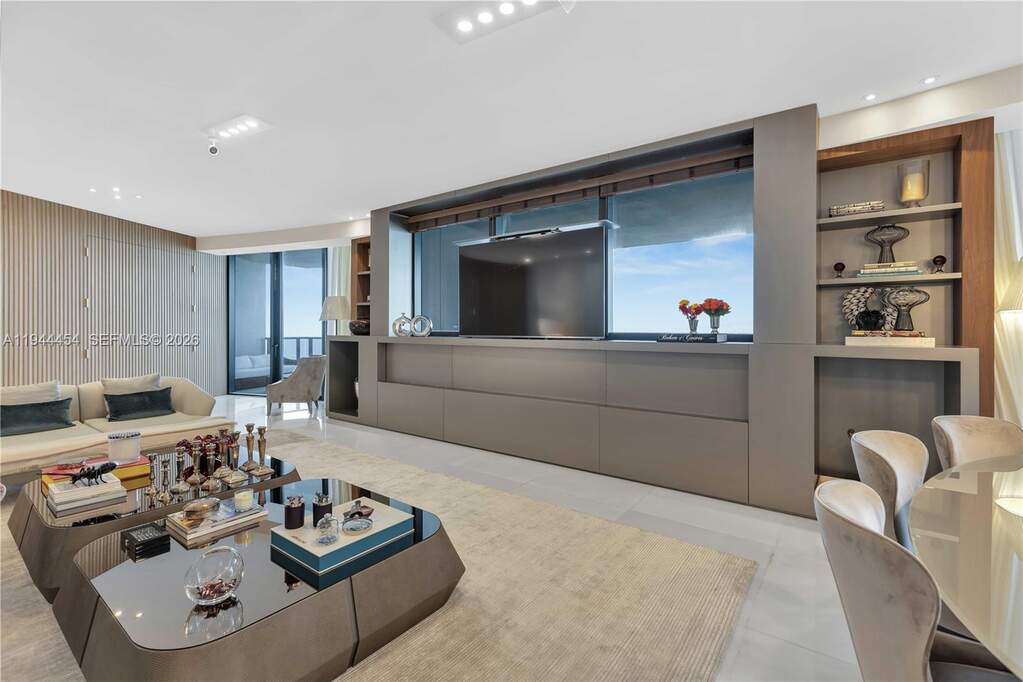 4 Bedroom Apartment/Flat's Image 5