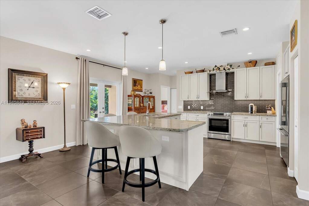4 Bedroom Single Family Home/House's Image 8
