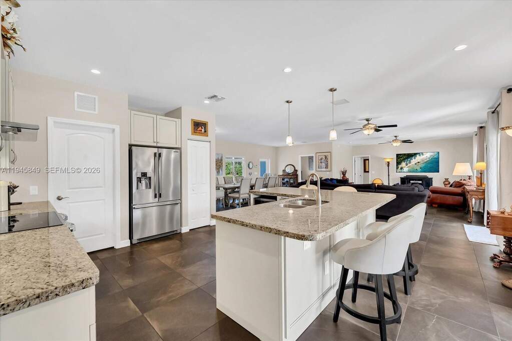 4 Bedroom Single Family Home/House's Image 9