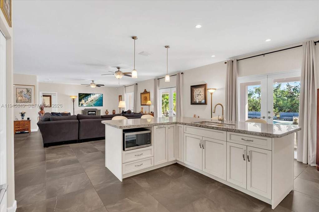 4 Bedroom Single Family Home/House's Image 10