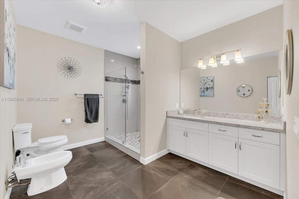 4 Bedroom Single Family Home/House's Image 14
