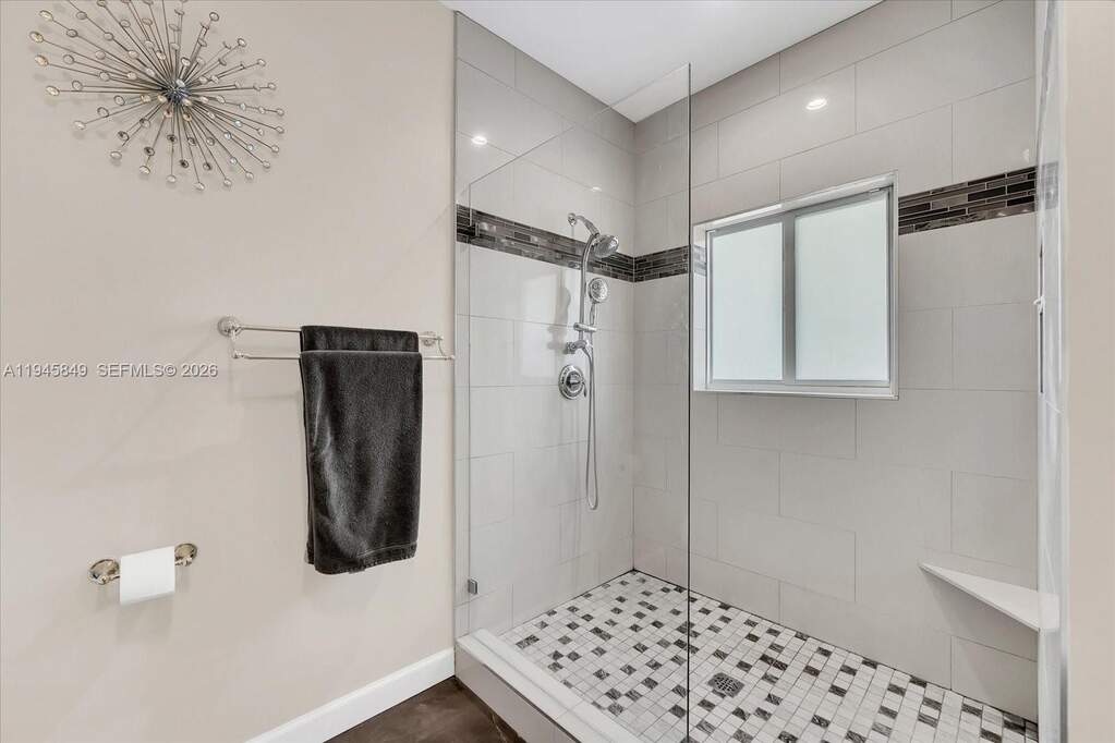 4 Bedroom Single Family Home/House's Image 15