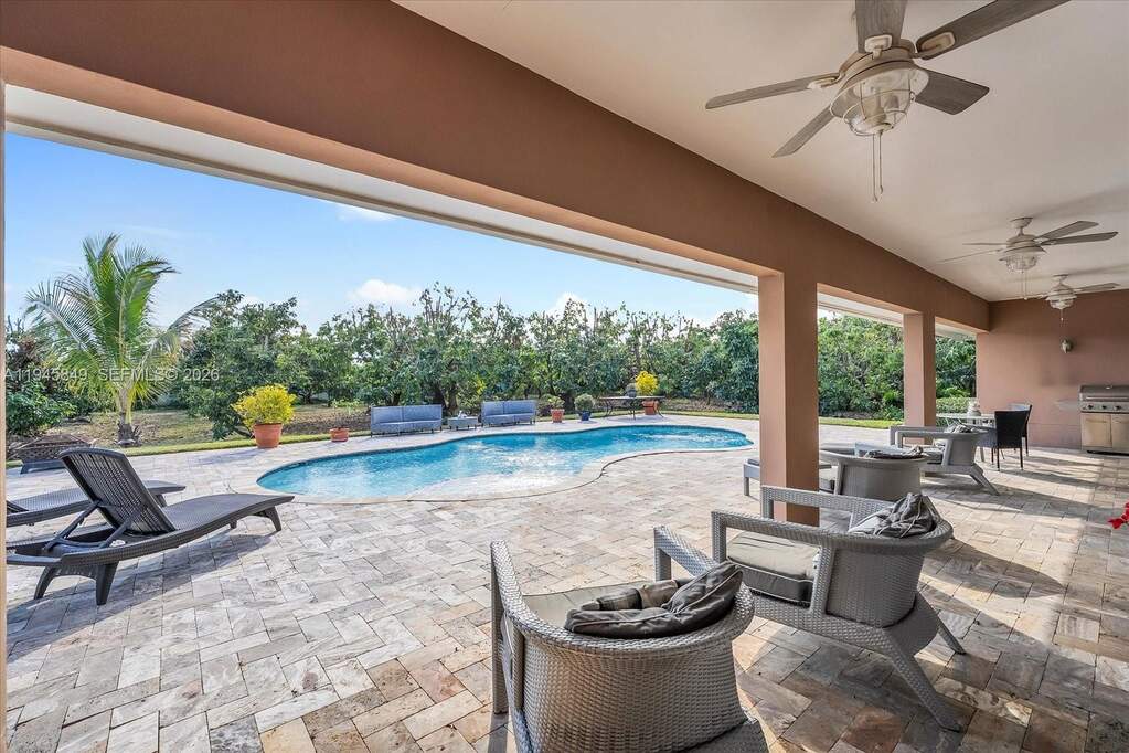 4 Bedroom Single Family Home/House's Image 27
