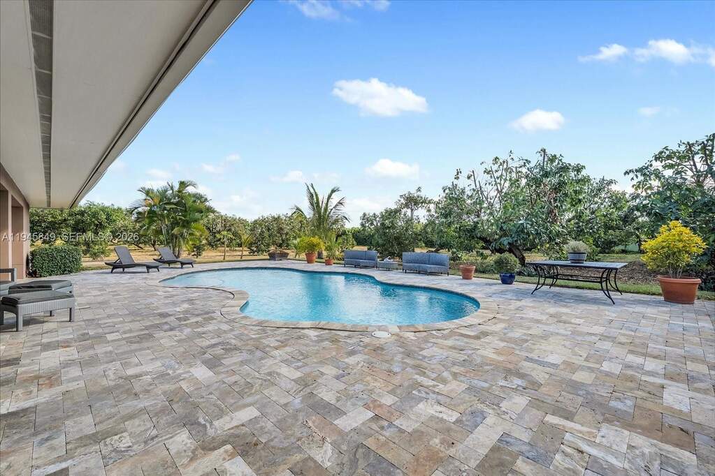 4 Bedroom Single Family Home/House's Image 28