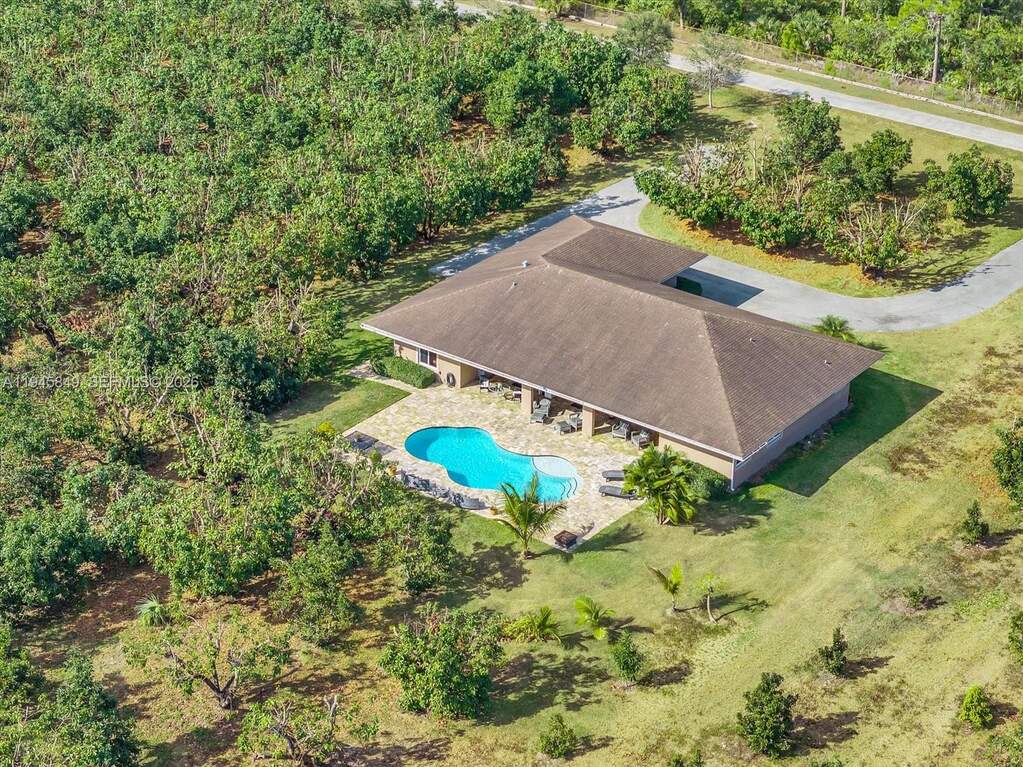 4 Bedroom Single Family Home/House's Image 34