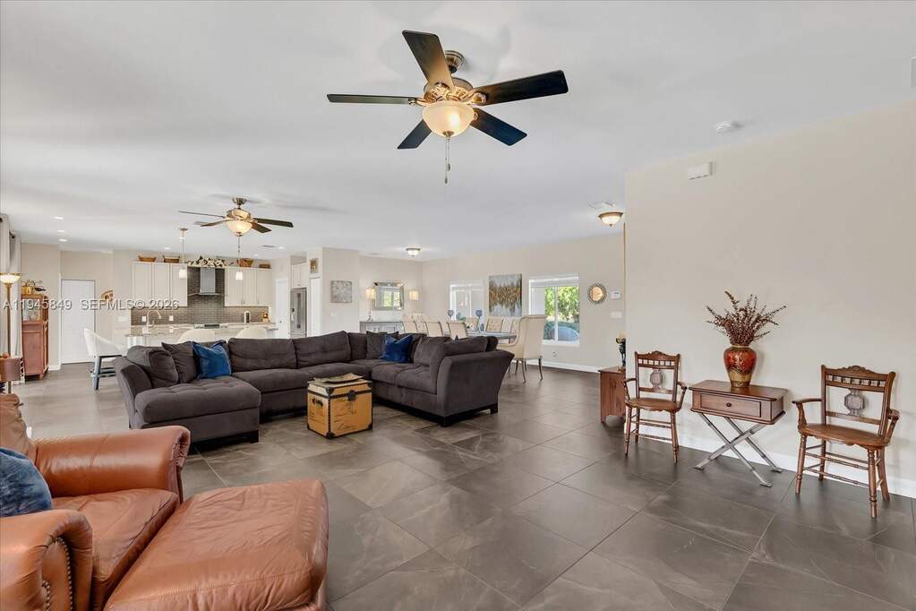 4 Bedroom Single Family Home/House's Image 3