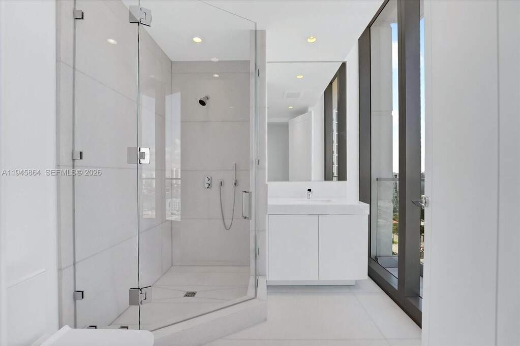 5 Bedroom Apartment/Flat's Image 36