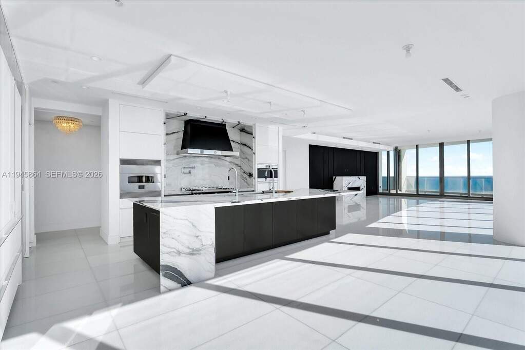 5 Bedroom Apartment/Flat's Image 3