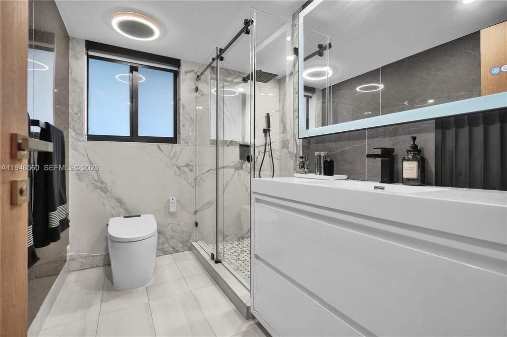 3 Bedroom Single Family Home/House's Image 15