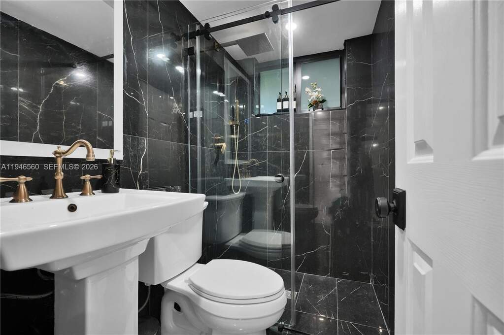 3 Bedroom Single Family Home/House's Image 29