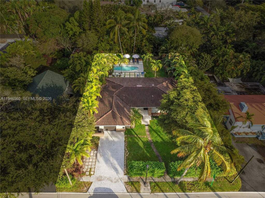 3 Bedroom Single Family Home/House's Image 37