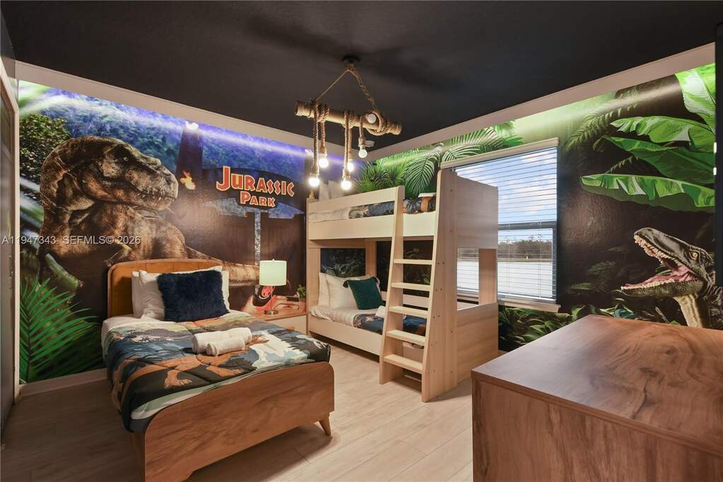 9 Bedroom Single Family Home/House's Image 28