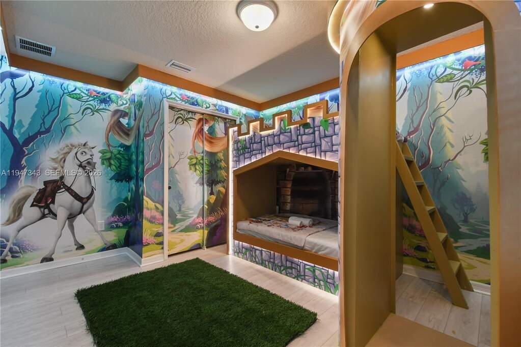 9 Bedroom Single Family Home/House's Image 44