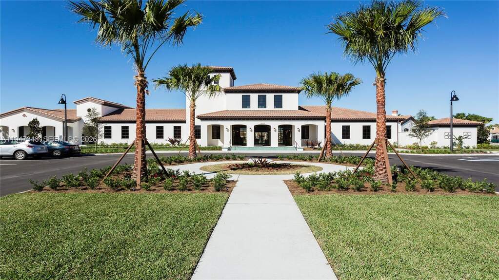 9 Bedroom Single Family Home/House's Image 62