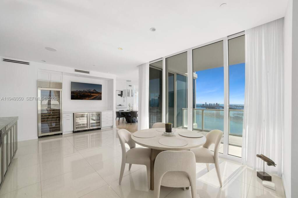 4 Bedroom Apartment/Flat's Image 8