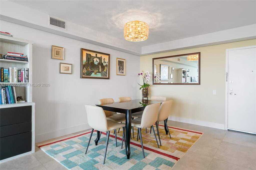 2 Bedroom Apartment/Flat's Image 3