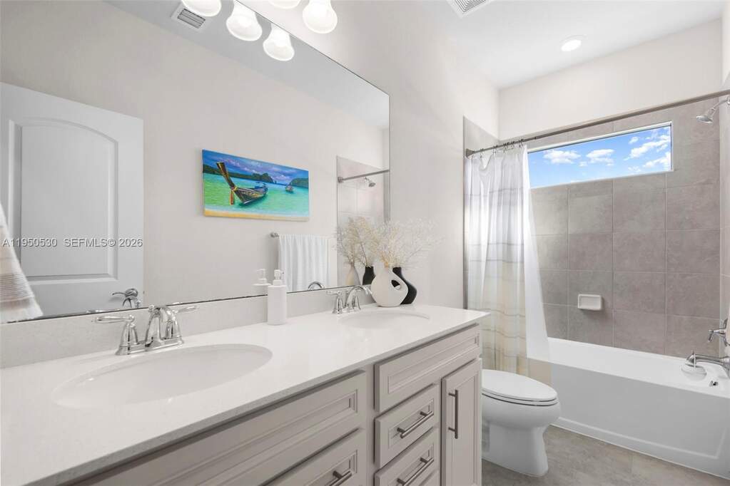 3 Bedroom Villa/Townhouse's Image 14