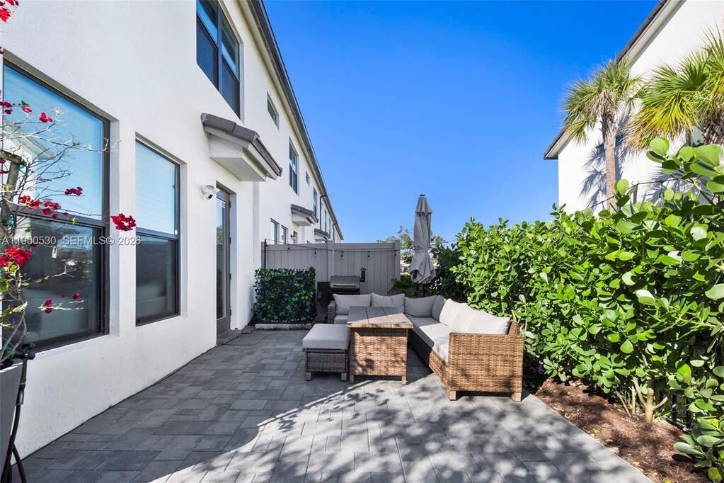 3 Bedroom Villa/Townhouse's Image 19