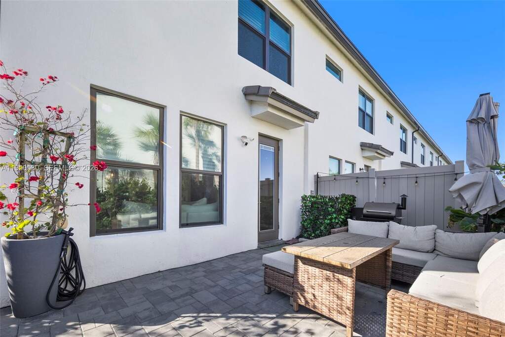 3 Bedroom Villa/Townhouse's Image 20