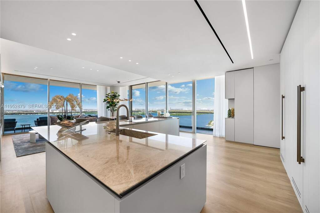 5 Bedroom Apartment/Flat's Image 7