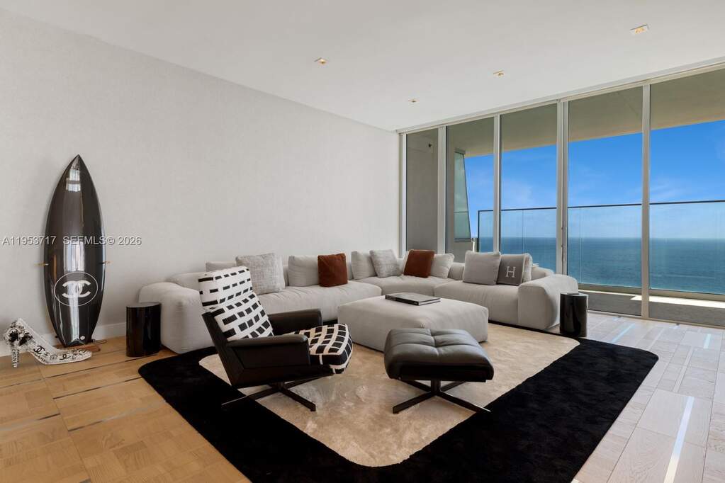 5 Bedroom Apartment/Flat's Image 9