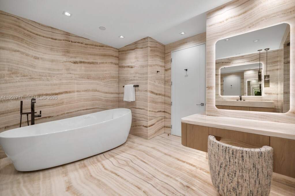 5 Bedroom Apartment/Flat's Image 4