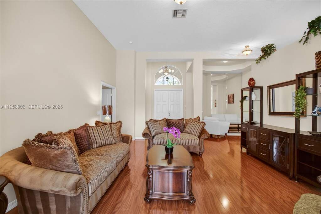 5 Bedroom Single Family Home/House's Image 23