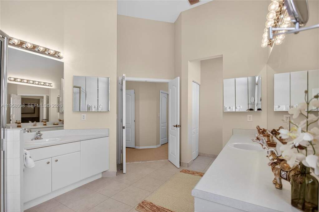 5 Bedroom Single Family Home/House's Image 26