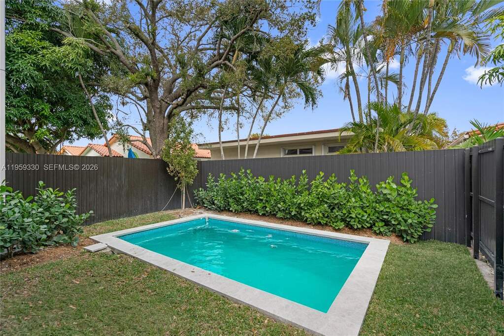 3 Bedroom Villa/Townhouse's Image 13