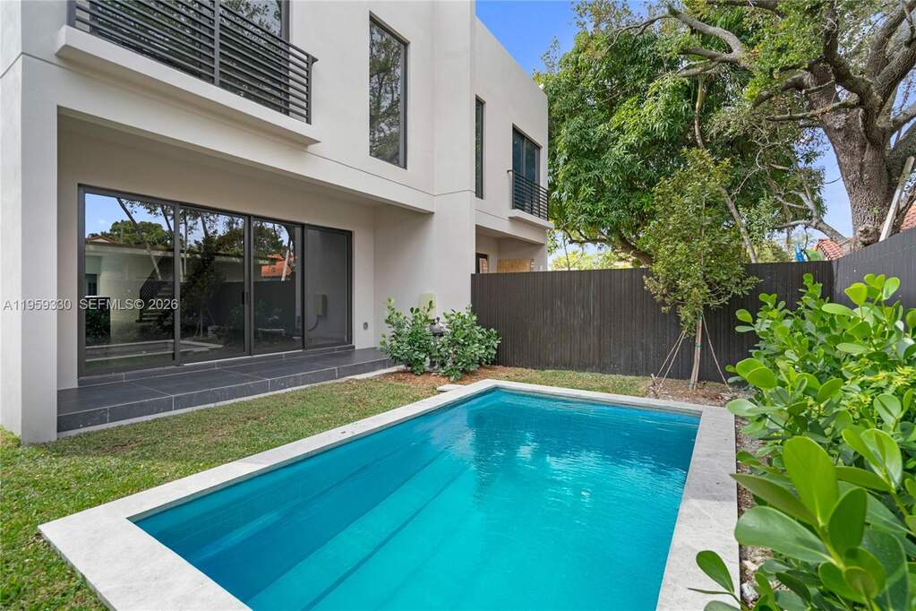 3 Bedroom Villa/Townhouse's Image 14